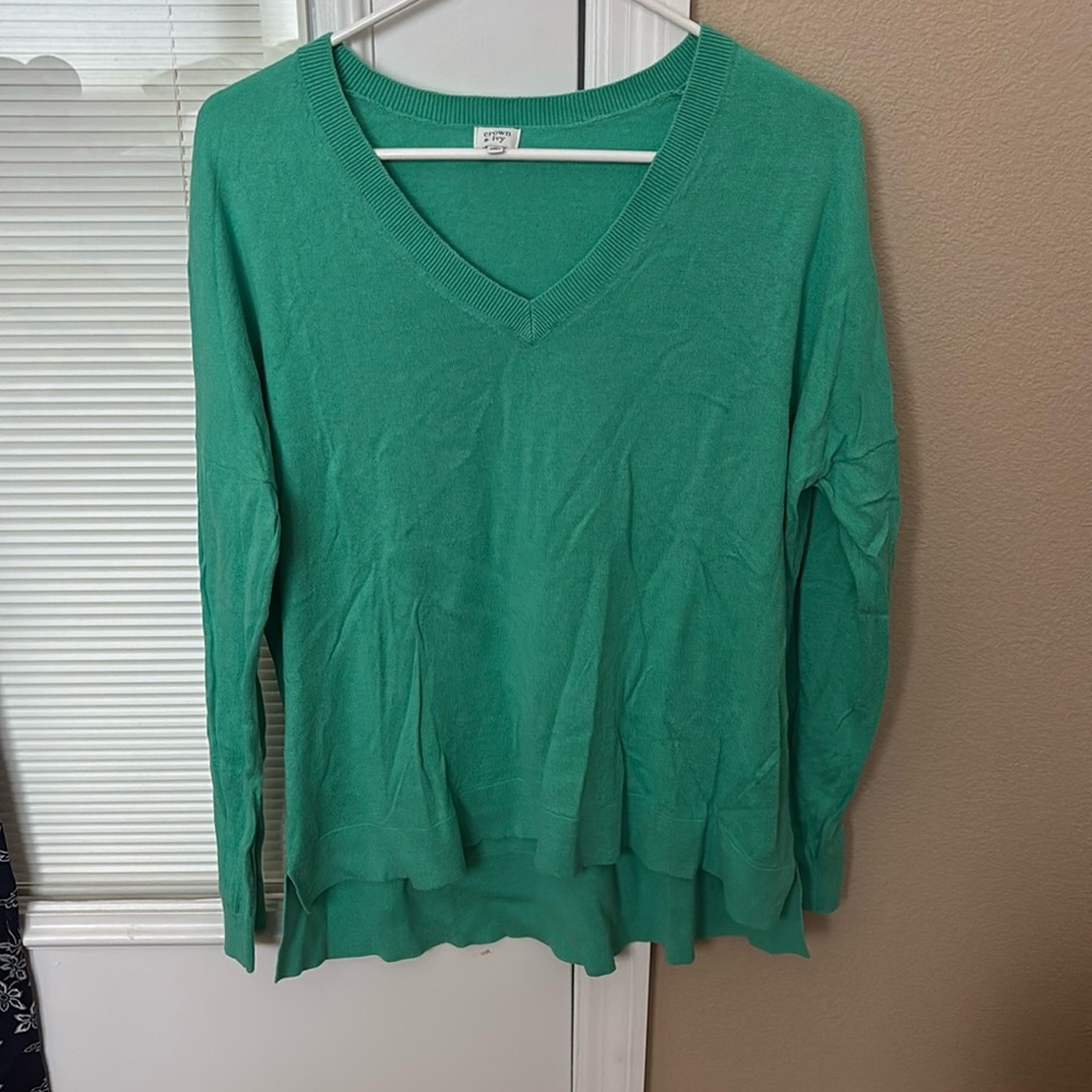 Light-weight Crown & Ivy Sweater